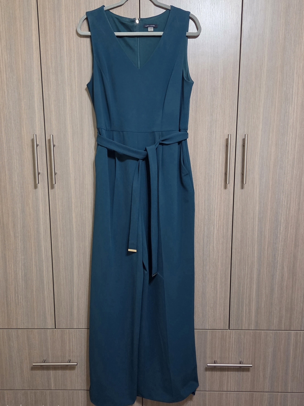 Tommy HilfigerSleeveless Wide-Leg Jumpsuit with Tie Belt